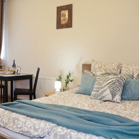 Palma Apartmanok Szallashely Szazhalombatta 6A Zewnętrze zdjęcie
