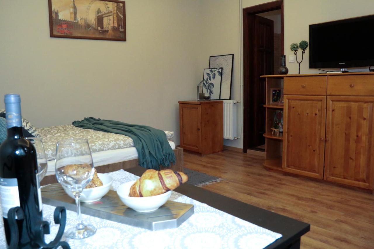 Palma Apartmanok Szallashely Szazhalombatta 6A Zewnętrze zdjęcie