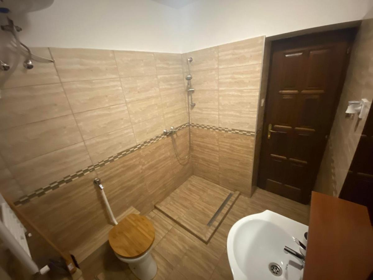 Palma Apartmanok Szallashely Szazhalombatta 6A Zewnętrze zdjęcie