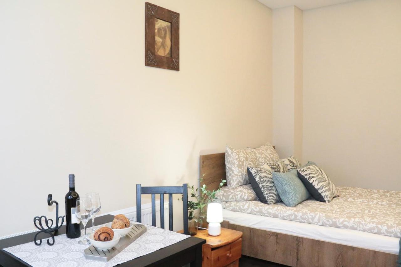 Palma Apartmanok Szallashely Szazhalombatta 6A Zewnętrze zdjęcie